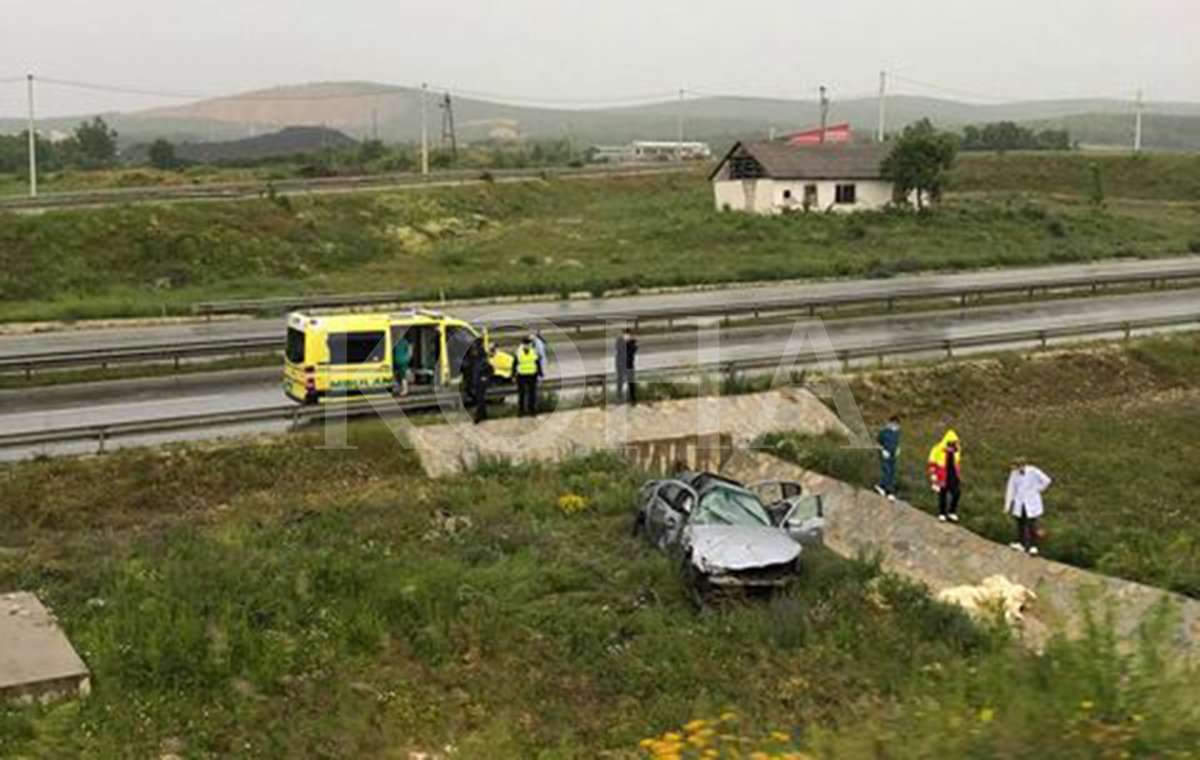 Vdes një person në vetaksident në rrugën Pejë-Prishtinë