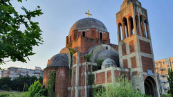 Për herë të parë pas luftës, në kishën e papërfunduar ortodokse në Prishtinë mbahet liturgji