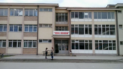 53 mësimdhënës të Fushë-Kosovës nuk kanë marrë rroga që nga shtatori