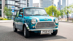 Mini klasik shndërrohet në veturë elektrike