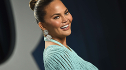 Chrisy Teigen e penduar për bulizimin e disa personave në të kaluarën