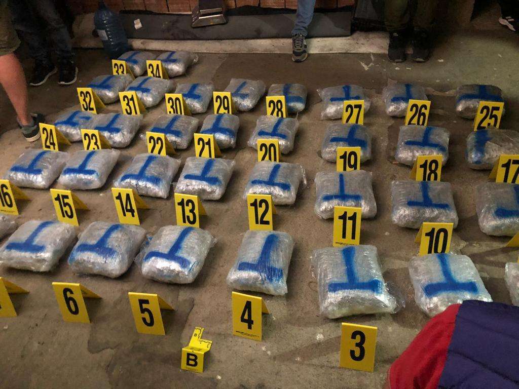 Arrestohen gjashtë persona, kapen mbi 82 kg marihuanë në Kosovë