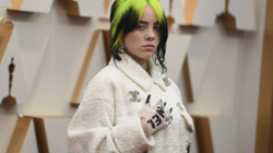 Billie Eilish zemërthyer për faktin se po etiketohet si raciste