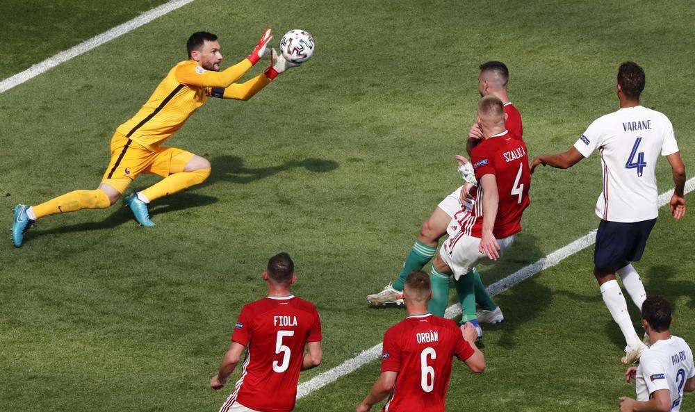 Portieri i Francës ende mban mend golin që ia siguroi Portugalisë titullin në “Euro 2016”
