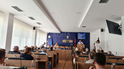 Qytetarët i kërkojnë projekte infrastrukturore, Bulliqi lavdërohet për punën në Podujevë