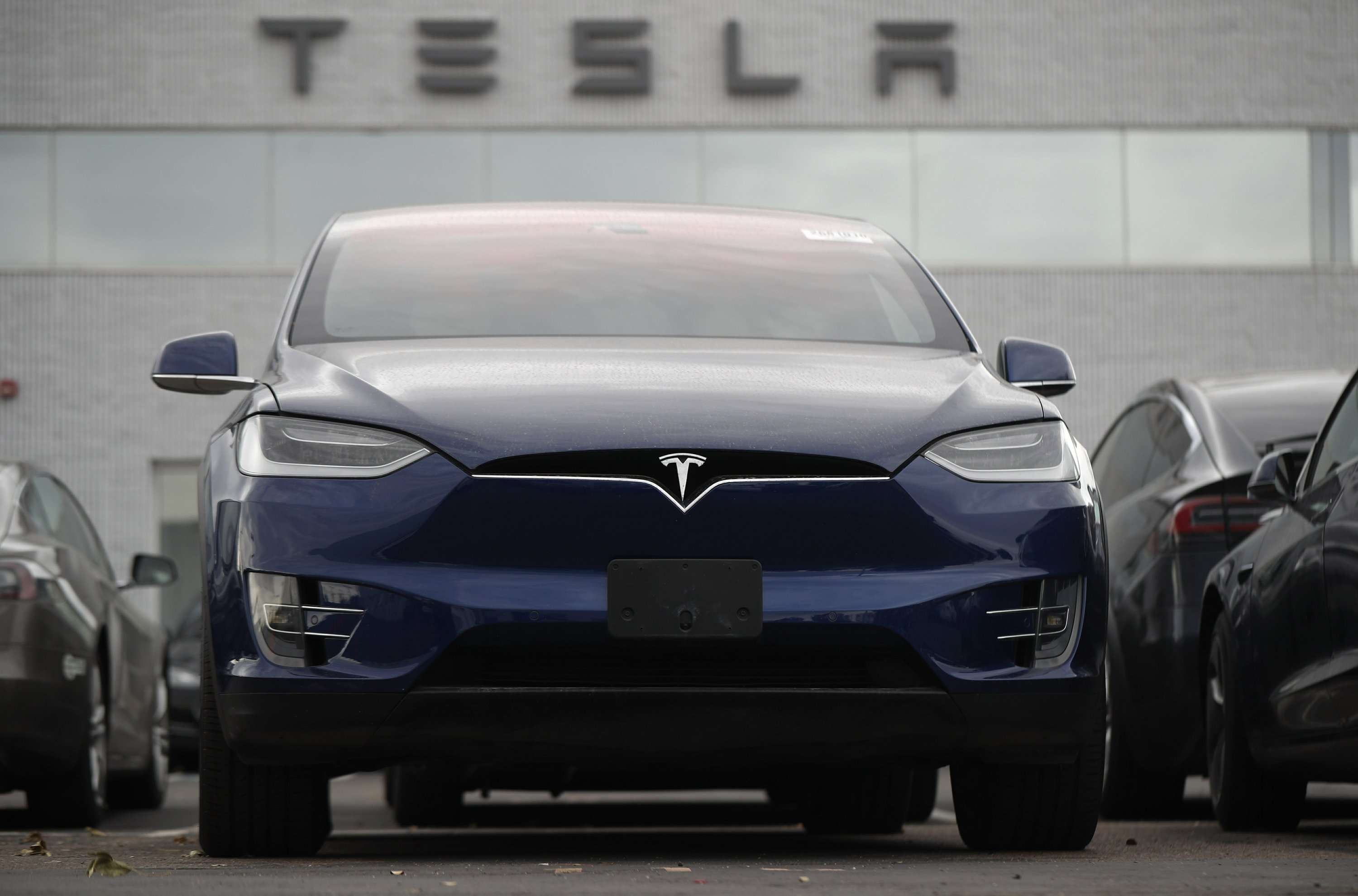 Tesla do të tërheqë nga tregu i Kinës mbi 285,000 vetura