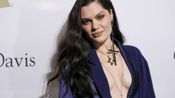 Jessie J i nënshtrohet testimeve, vuan nga dhimbjet e mëdha kur këndon