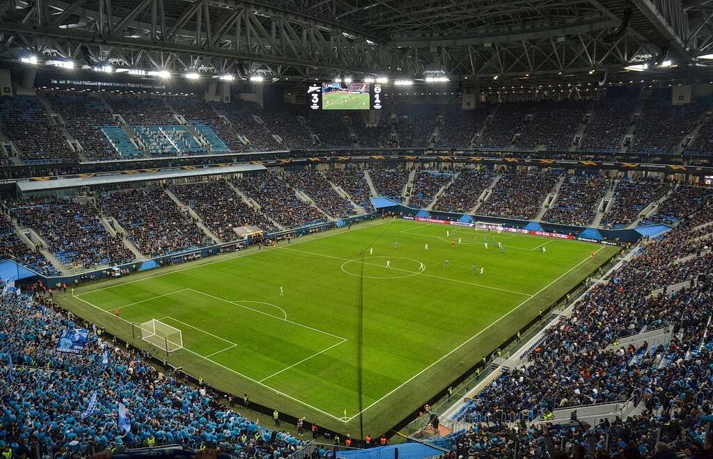 Shën Petersburgu pret 35 mijë tifozë