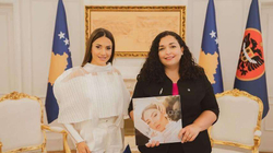 Elvana Gjata pritet nga presidentja e Kosovës, “shpresë për ditë më të bukura për shqiptarët”