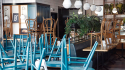 Izraeli rihap pjesën më të madhe të ekonomisë, përfshirë baret dhe restorantet
