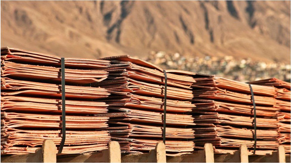 The merchant takes painted stones instead of copper worth 36 million dollars