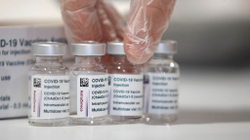 “AstraZeneca” dhe mpiksja e gjakut, çfarë duhet ditur për vaksinën anti-COVID?