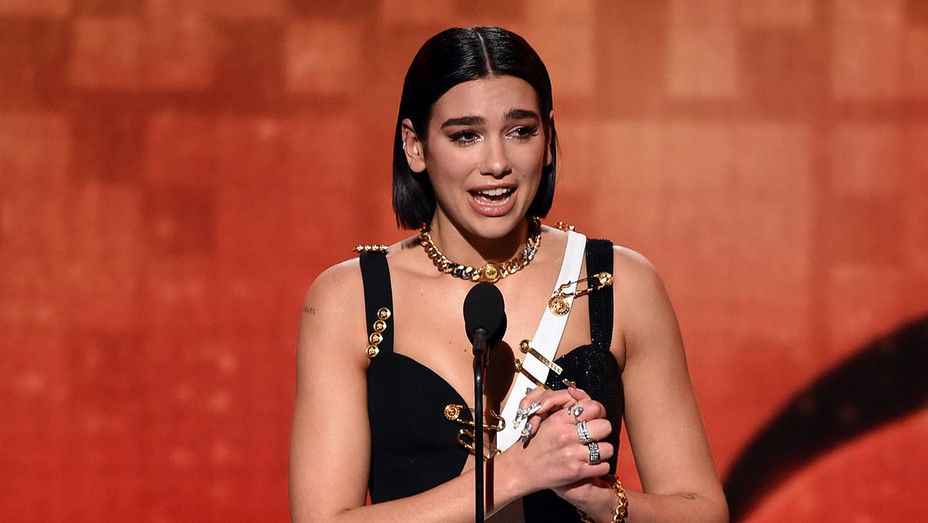 Dua Lipa përveç se e nominuar, edhe do të përformojë këtë të dielë në “Grammy”