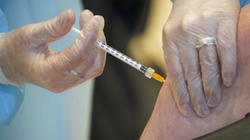 Holanda pezullon vaksinën “AstraZeneca”
