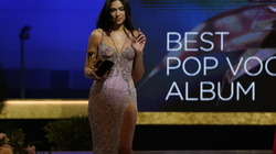 Triumfi i Dua Lipës në “Grammyn” e pandemisë dhe protestave