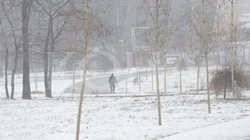 Mot i ftohtë dhe me reshje bore sot në Kosovë
