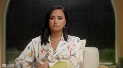 Demi Lovato falënderon fansat për mbështetjen pas lansimit të premierës së dokumentarit për të