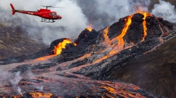 Shpërthim dramatik i llavës në një luginë të Islandës