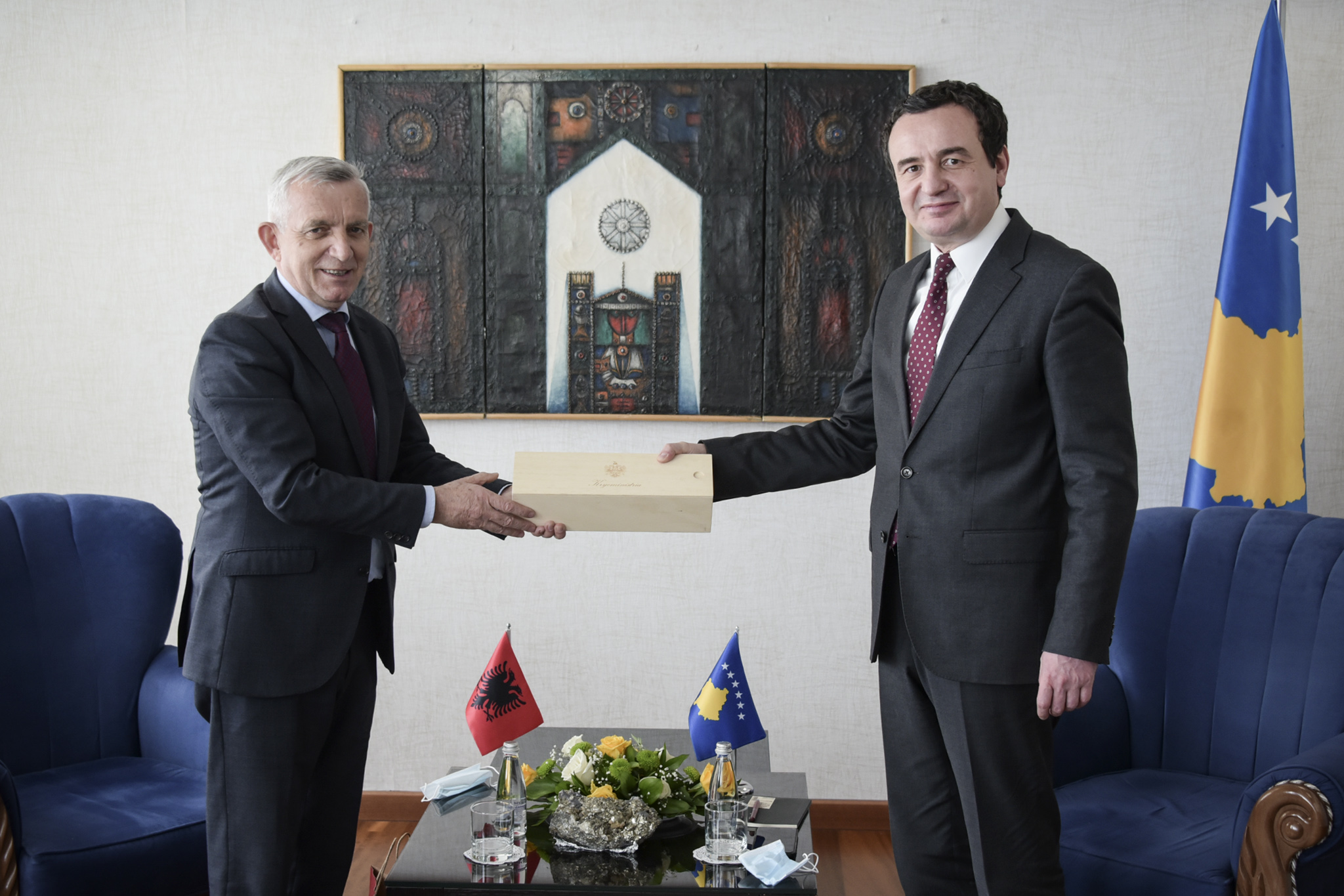 Kurti e Minxhozi shprehin gatishmërinë për forcimin e marrëdhënieve ndërshtetërore