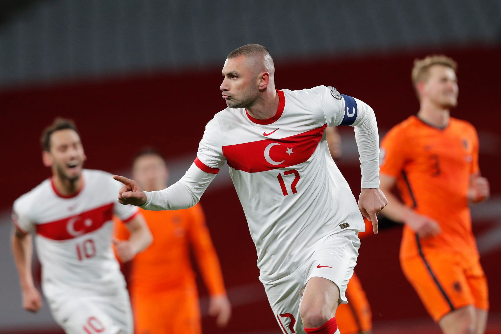 Holanda mposhtet nga Turqia në start të kualifikimeve 