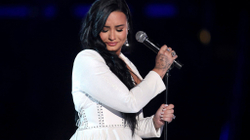 Lovato e mashtroi veten me fejesë