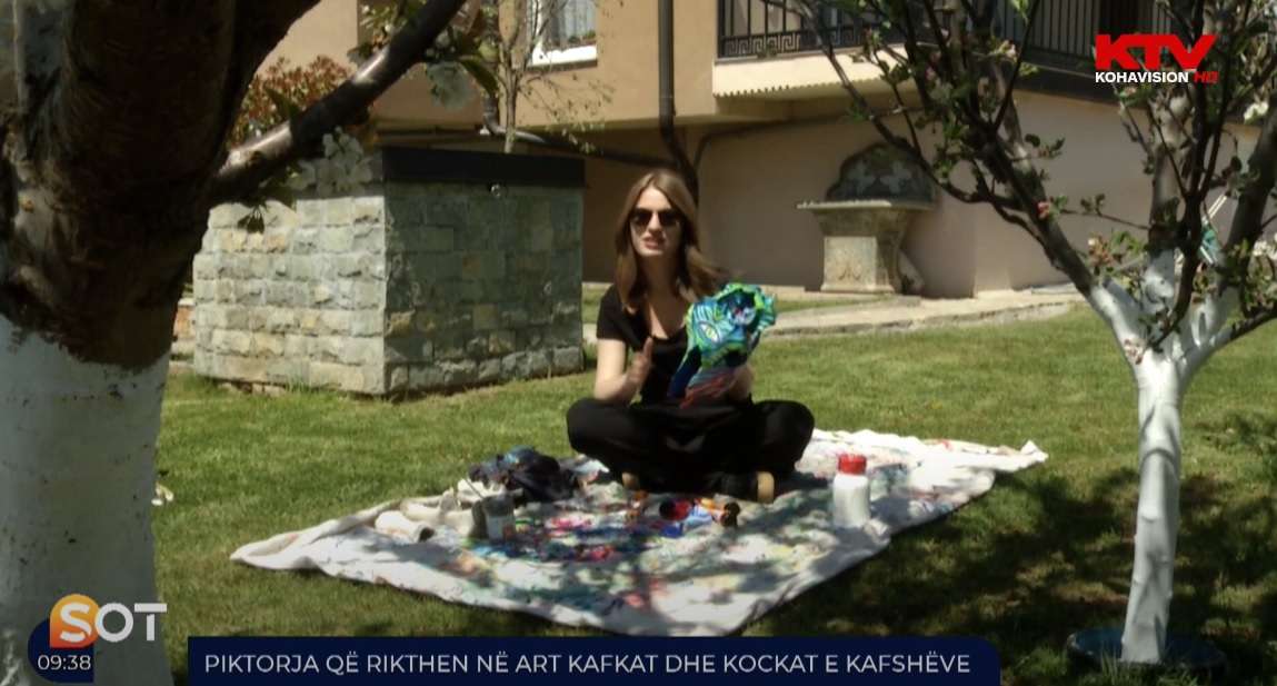 Piktorja që rikthen në art kafkat dhe kockat e kafshëve