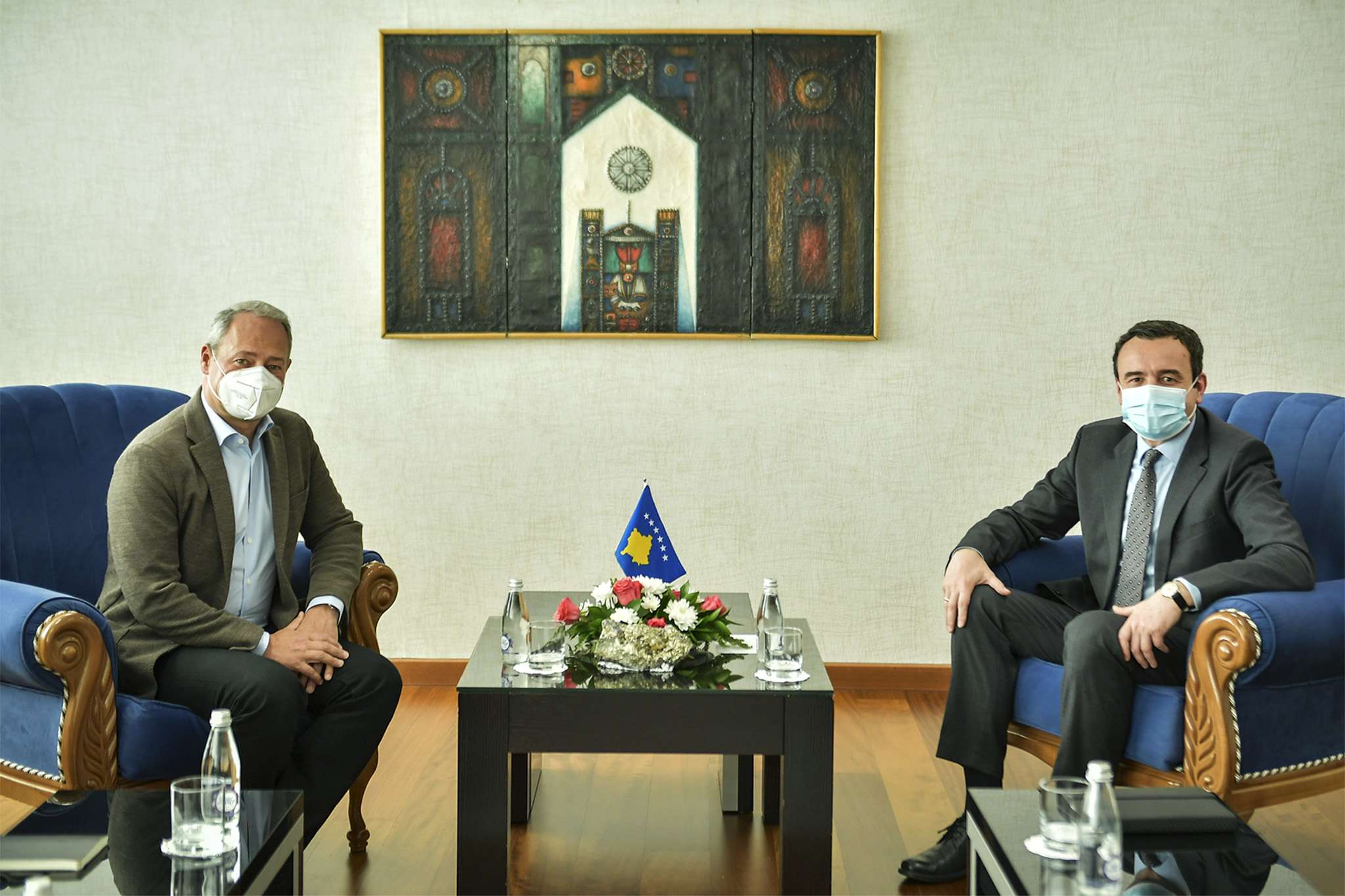 Kurti kërkon nga eurodeputeti Schieder angazhim për liberalizim të vizave