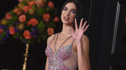 “Brit Awards 2021” mbahet me praninë e mijëra njerëzve