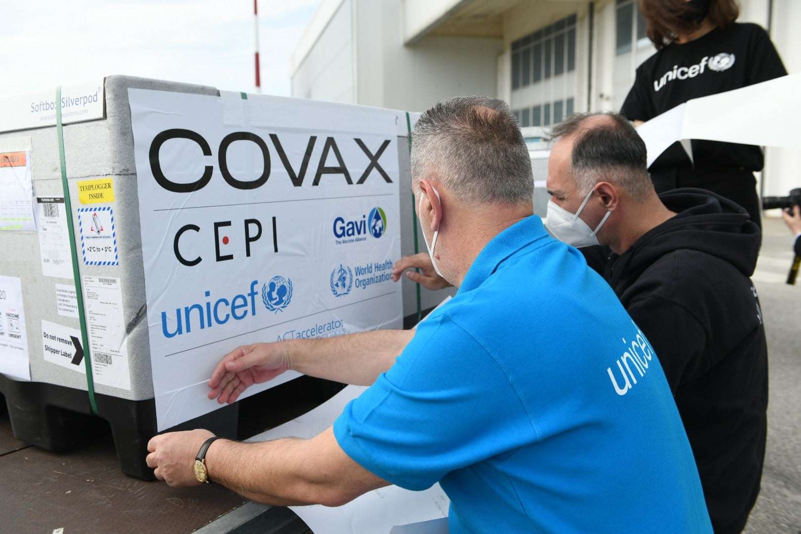 Sot në Kosovë arrijnë edhe 38.400 doza të vaksinës AstraZeneca