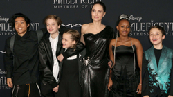 Angelia Jolie e ka të vështirë t’i ndihmojë 6 fëmijët e saj me detyrat e shtëpisë
