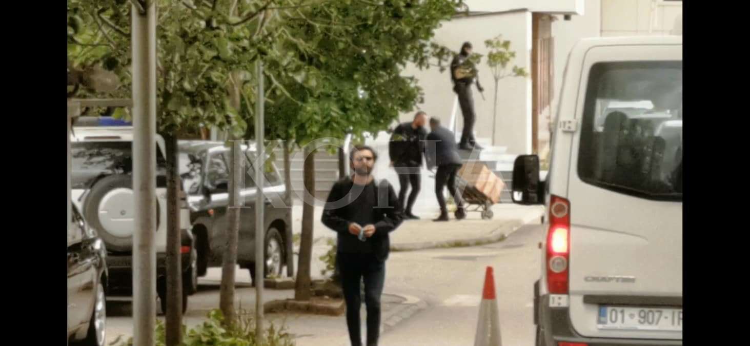 Momenti i bartjes së drogës nga Policia [video]