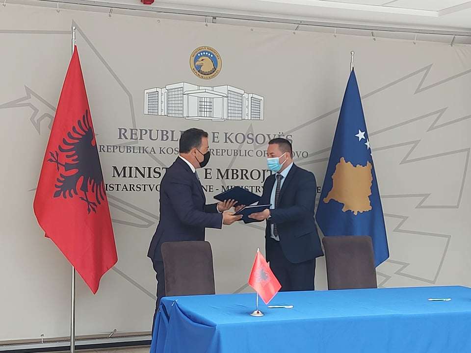 Pritet me ceremoni shtetërore ministri i Mbrojtjes i Shqipërisë, Peleshi