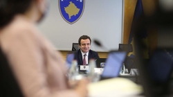Serbët ftojnë Kurtin për vizita në komunat e tyre