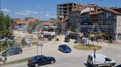 Opozita në Lipjan akuzon ekzekutivin për ngushtimin e rrugës