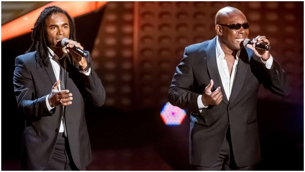 Vdiq nga koronavirusi këngëtari i njohur i grupit Milli Vanilli, John Davis
