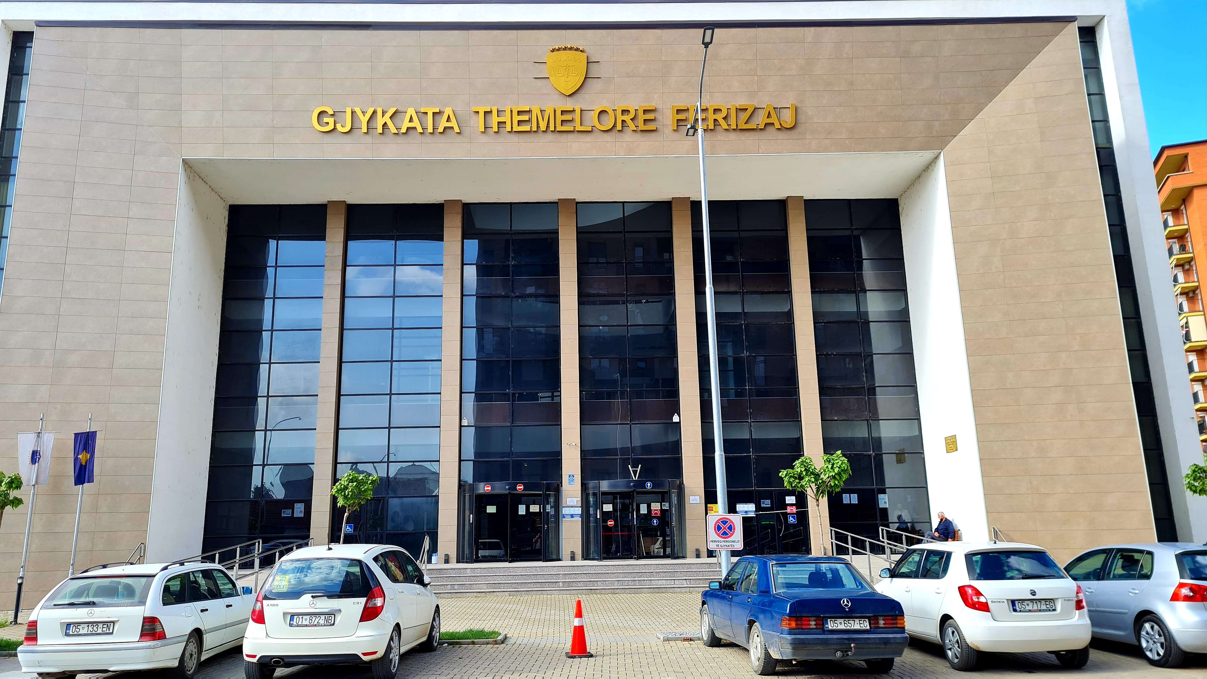 Një muaj paraburgim të dyshuarit për kanosje në Ferizaj