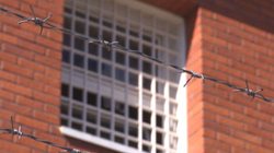 Arrestohet një grua, tentoi të fus drogë në Qendrën Korrektuese në Lipjan