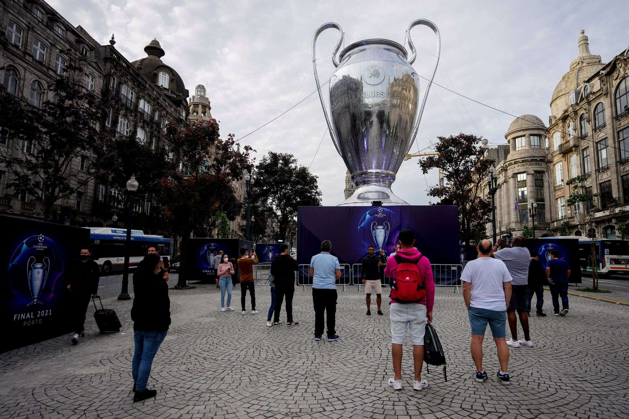 Stadiumi i Portos, i gatshëm për finale të “Championsit”