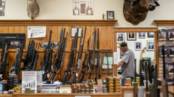 Amerikanët u armatosën në kulmin e pandemisë