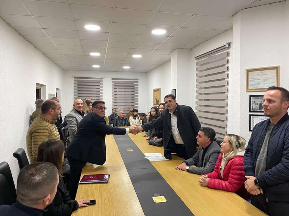 AAK-ja i jep përkrahje Hazirit në Gjilan në raundin e dytë të zgjedhjeve