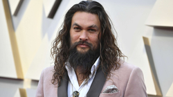 Jason Momoa ka rezultuar pozitiv me COVID-19