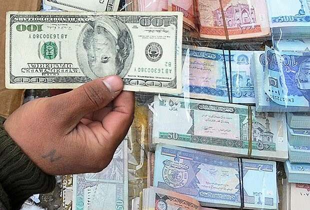 T: Talebanët ndalojnë përdorimin e valutave të huaja në Afganistan