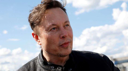 Musk shet aksione të Teslas për 5 miliardë dollarë pas anketës në Twitter