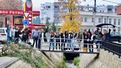 Kronika zgjedhore / AAK-ja në Istog pastron lumin e në Klinë premton projekte zhvillimore