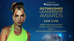 Dua Lipa në Këshillin Atlantik kërkon liberalizim të vizave për Kosovën