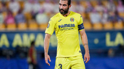 Albiol rinovon kontratë të re me Villarrealin