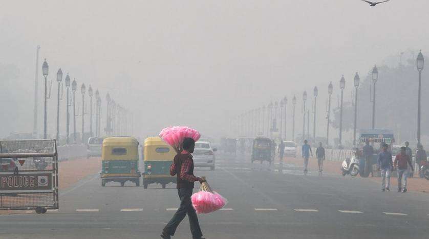 New Delhi përgatitet për masa emergjente pasi smogu toksik përkeqësohet