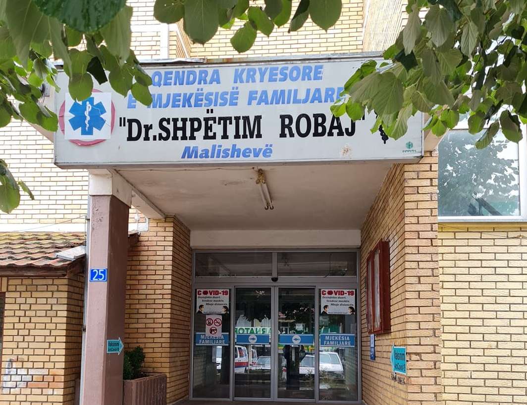 Dy javët vijuese, vaksinimi anti-COVID në të gjitha QMF-të e ambulancat e Malishevës