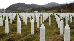 Liderët opozitarë në Kosovë përkujtojnë gjenocidin e Srebrenicës