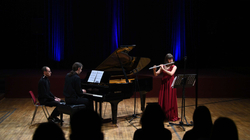 Dialogu në flaut e piano nëpër epoka deri te jashtëtokësorët